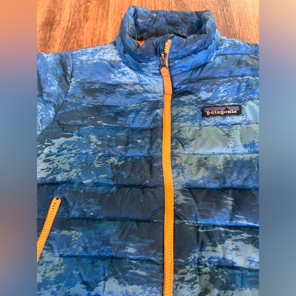 Patagonia puffy jacket- 2t